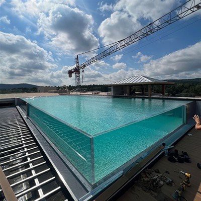 مضبوط اور پائیدار ایکریلک تالاب